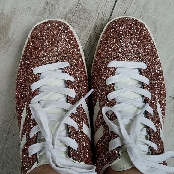 Anthropologie Shoes - Tretorn Camden5 Pink Glitter sneakers